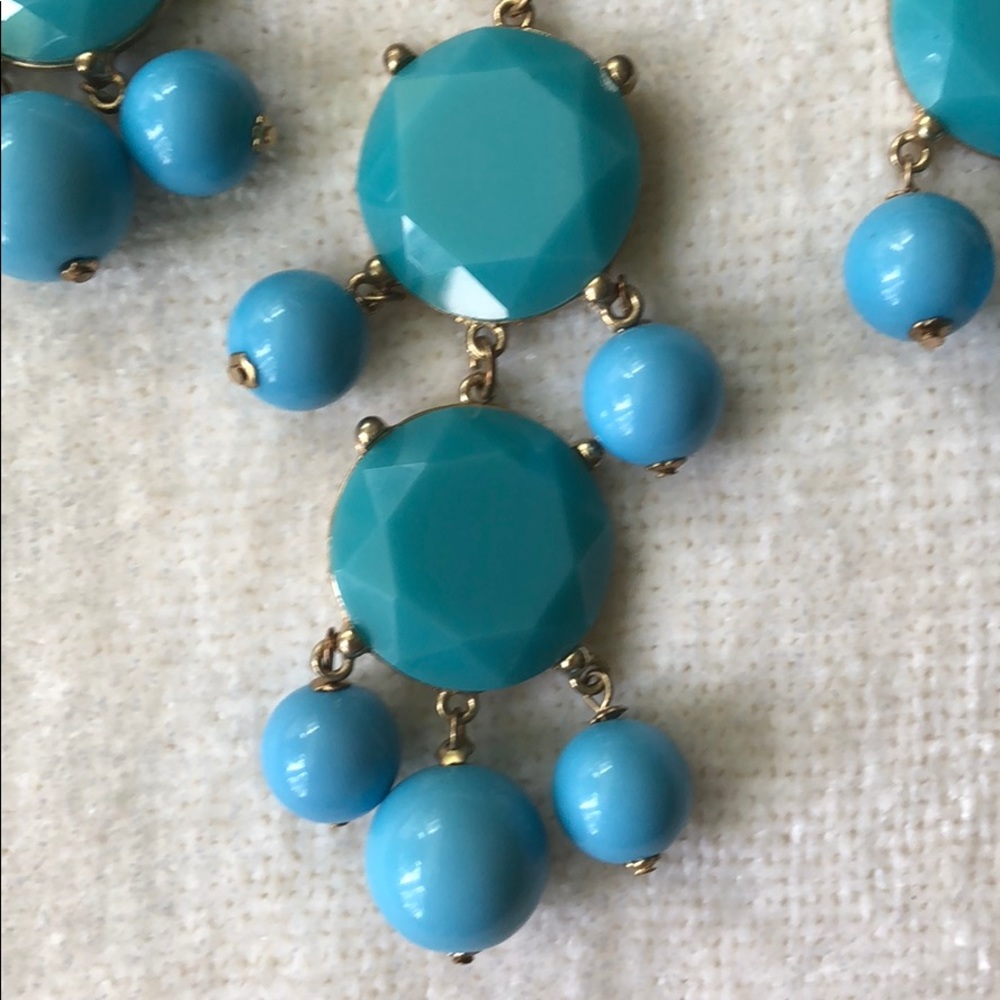 Lulu’s Statement Necklace - Picture 3 of 5